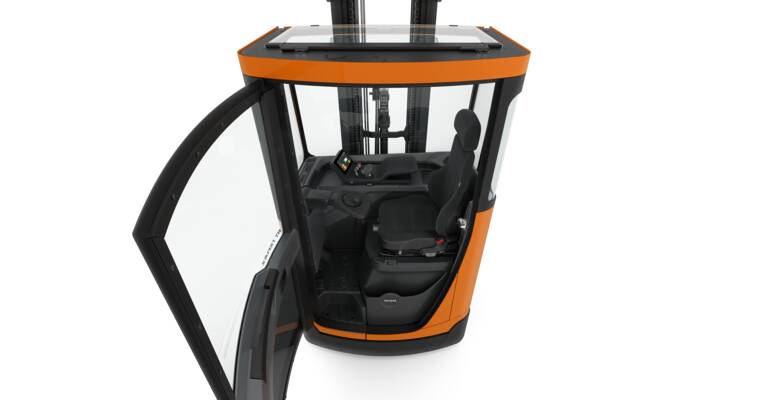 Toyota reach truck with heated coldstore cabin