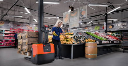 Toyota pallet stacker as worktable